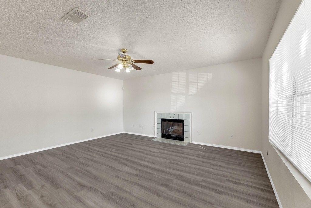 919 Sumac Drive - Photo 1