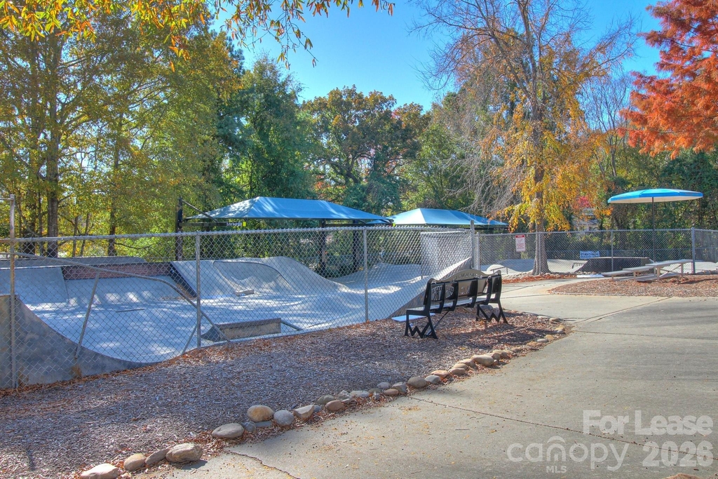 3007 Silverwood Drive - Photo 33
