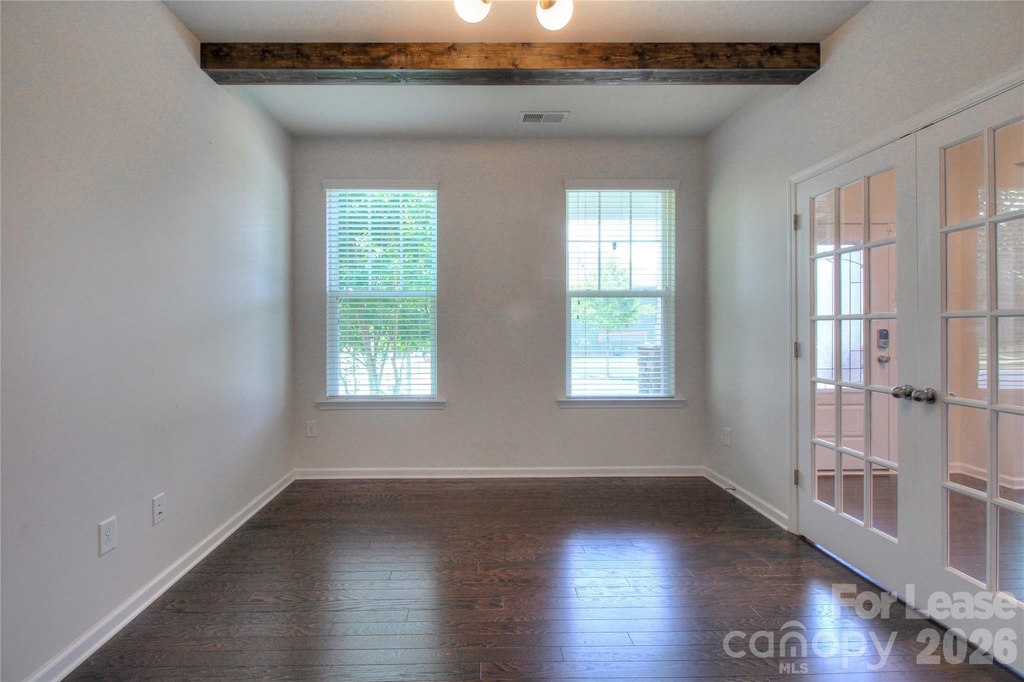 3007 Silverwood Drive - Photo 4