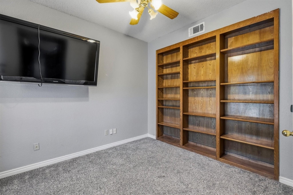 2324 Boardwalk Drive - Photo 3