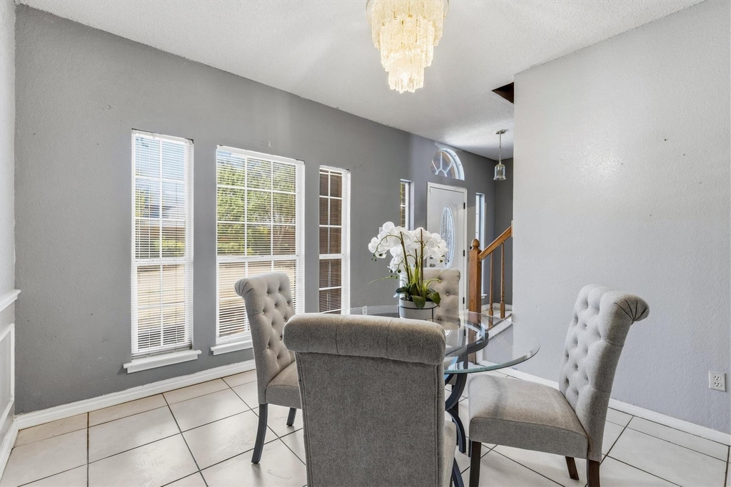 2324 Boardwalk Drive - Photo 5