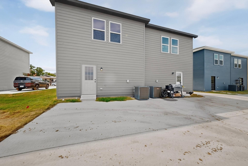 3327 Eastland Street - Photo 28