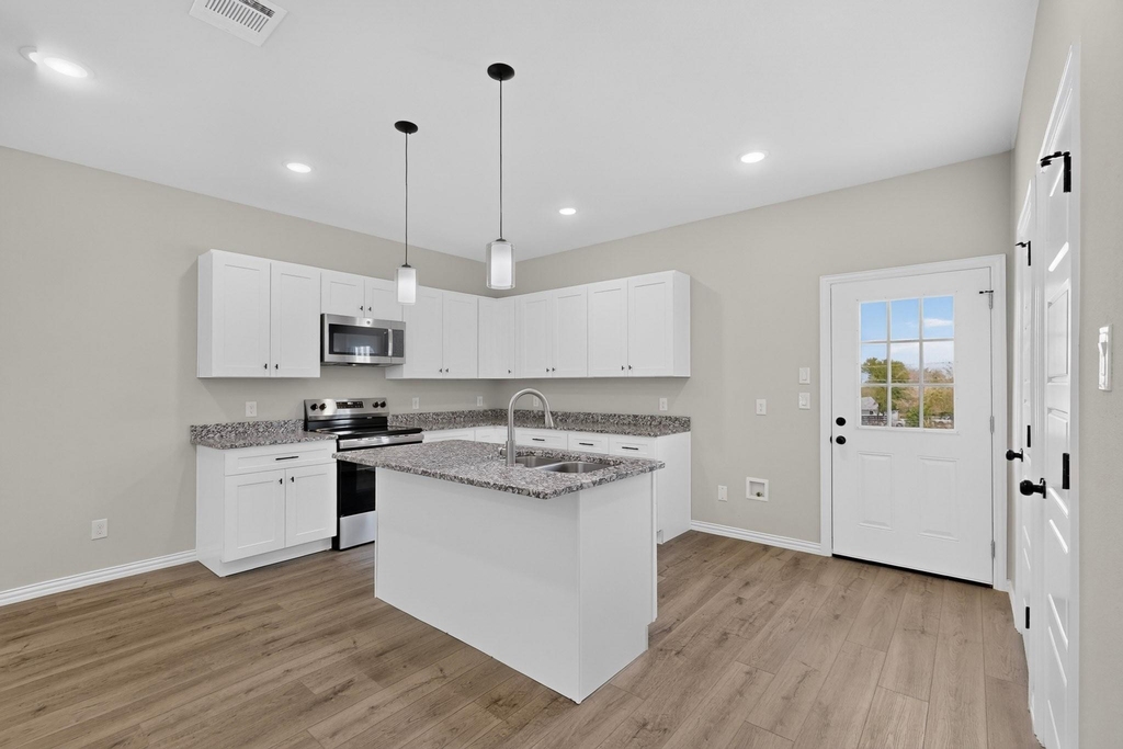 3327 Eastland Street - Photo 7