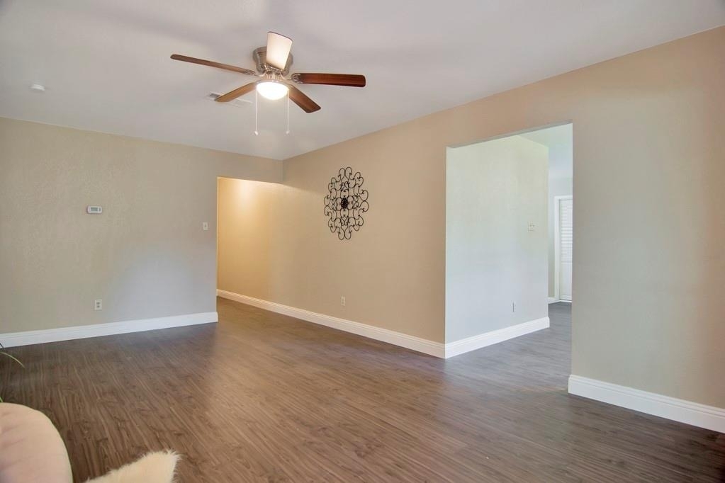 6904 Yorkston Street - Photo 11