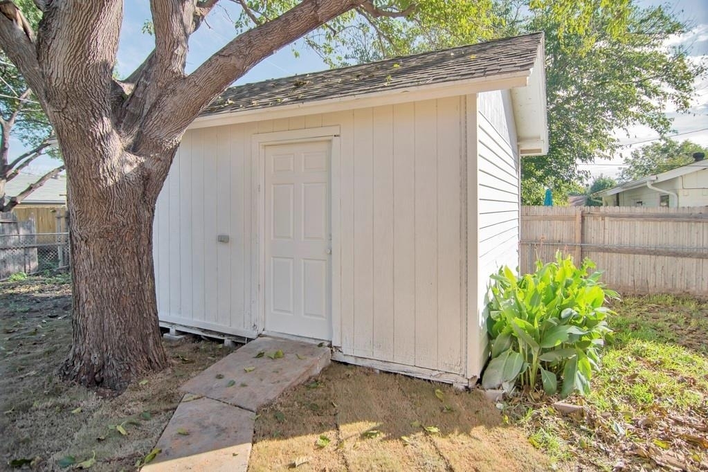 6904 Yorkston Street - Photo 3
