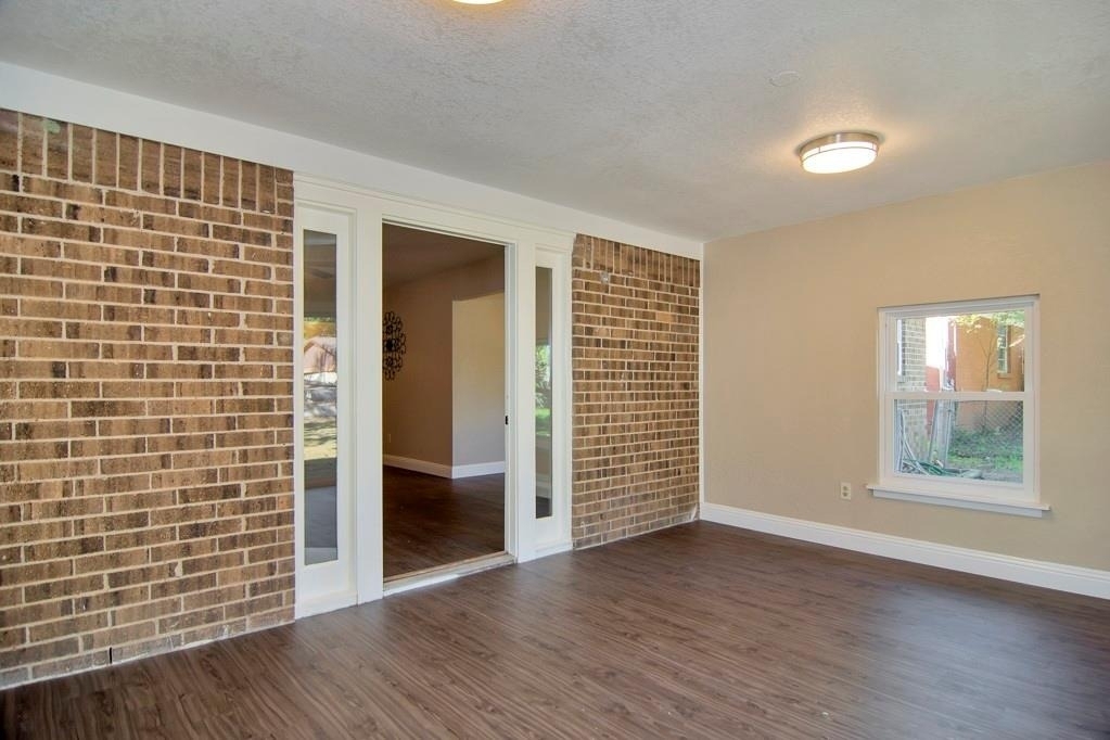 6904 Yorkston Street - Photo 15