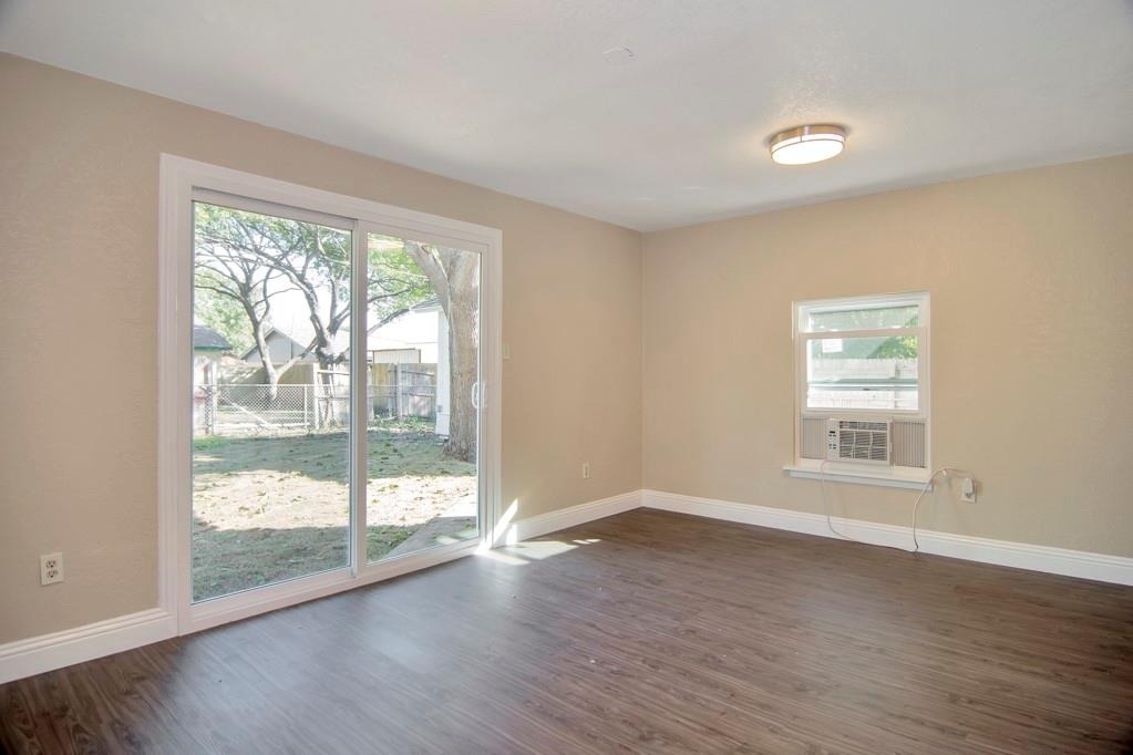 6904 Yorkston Street - Photo 13