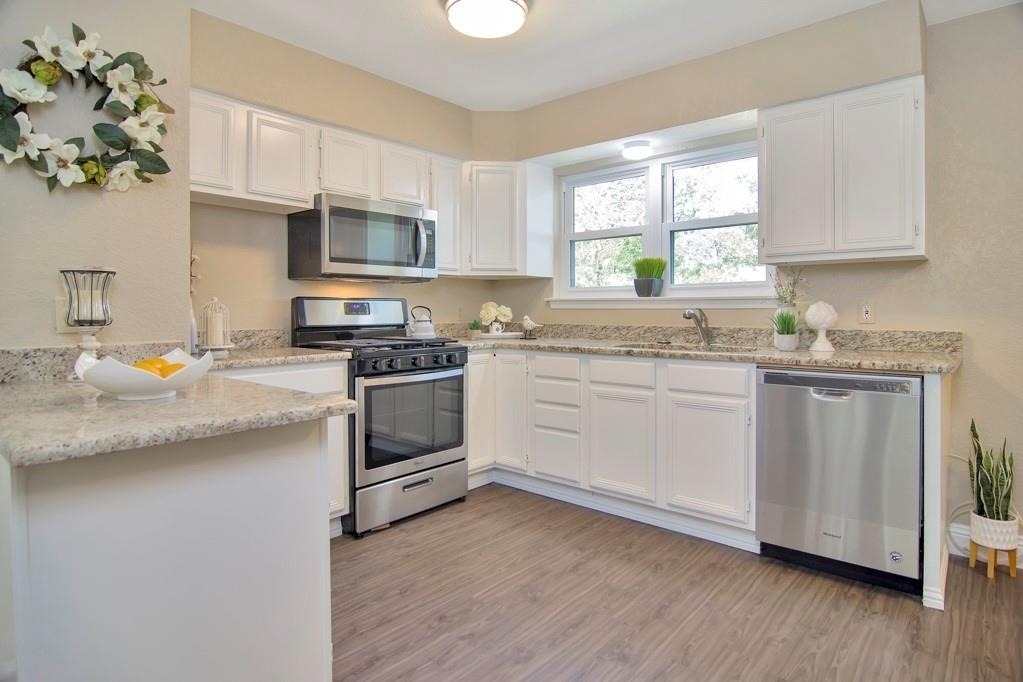 6904 Yorkston Street - Photo 0