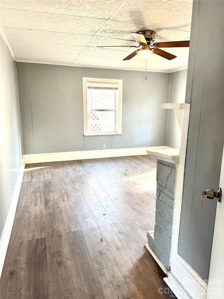107 Nichols Street - Photo 2