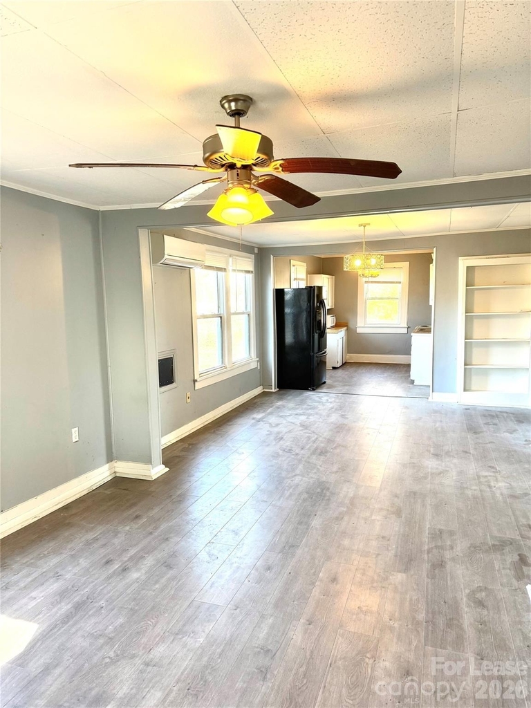 107 Nichols Street - Photo 0