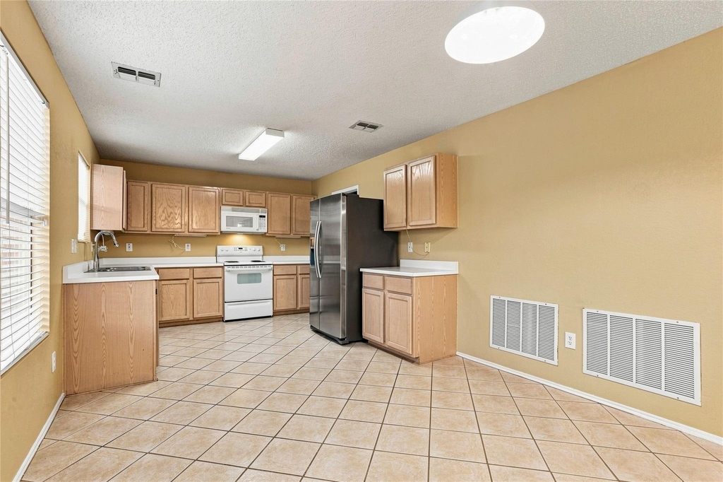 1301 Mill Crossing - Photo 11