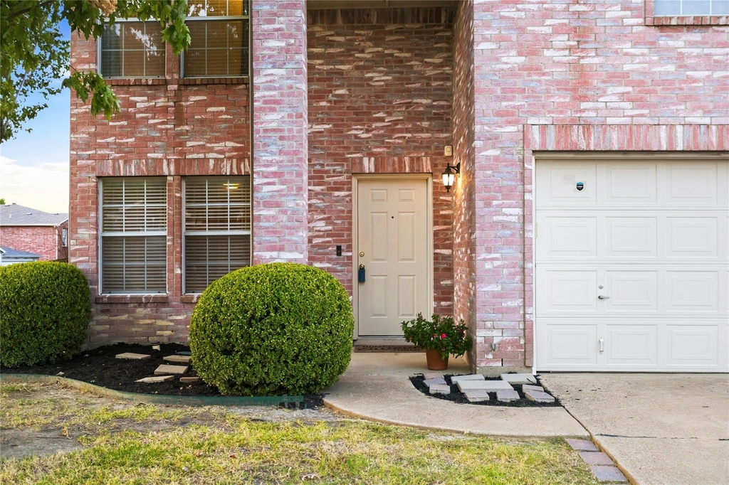 1301 Mill Crossing - Photo 5