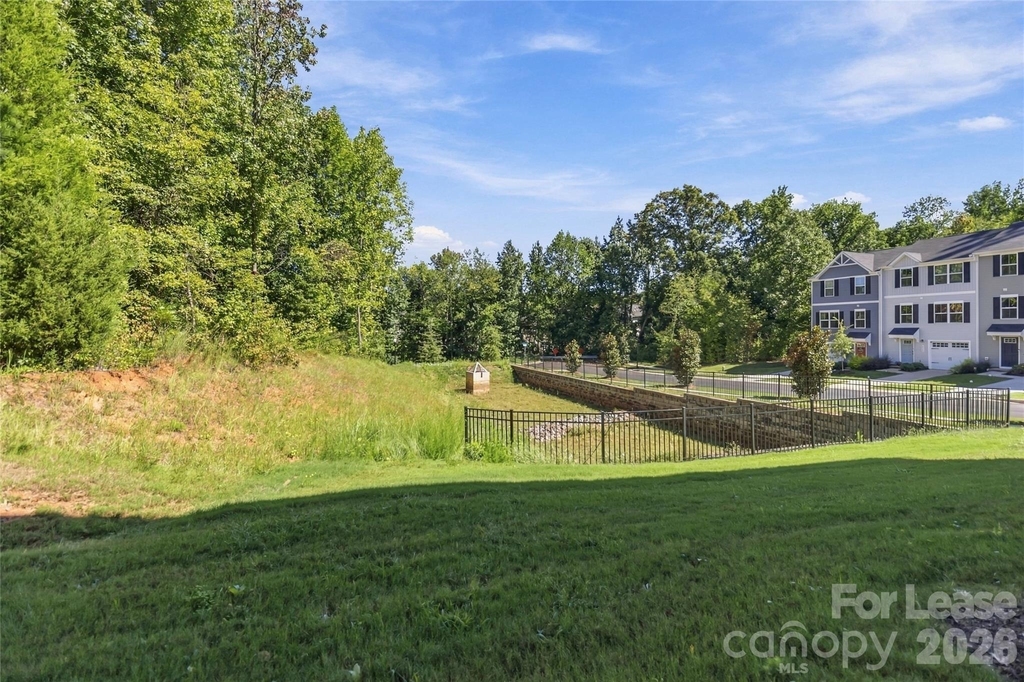 1134 Canando Street - Photo 28