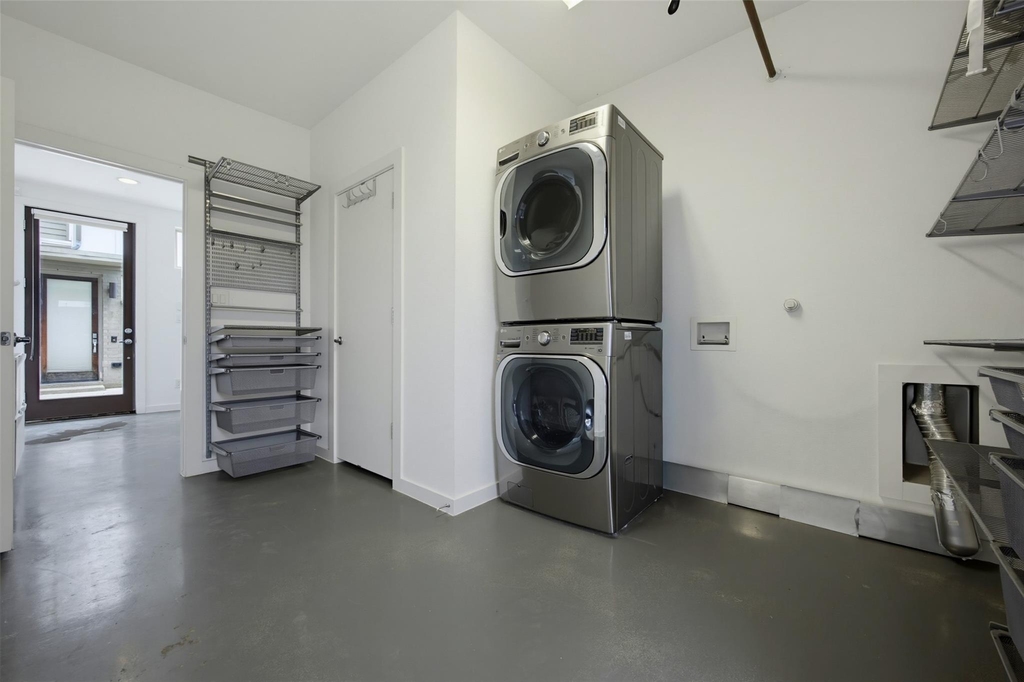1915 Summit Avenue - Photo 19