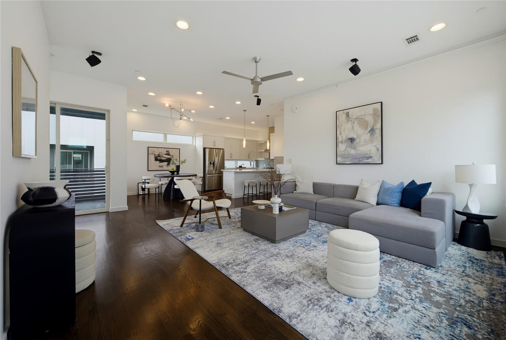 1915 Summit Avenue - Photo 6