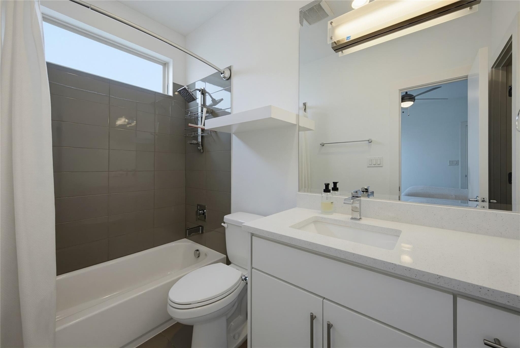 1915 Summit Avenue - Photo 18