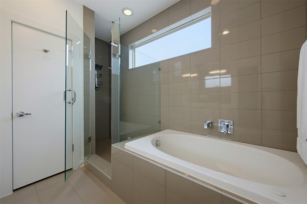 1915 Summit Avenue - Photo 13