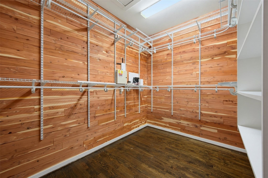 1915 Summit Avenue - Photo 15