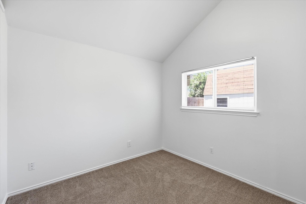 209 Rodeo Drive - Photo 20