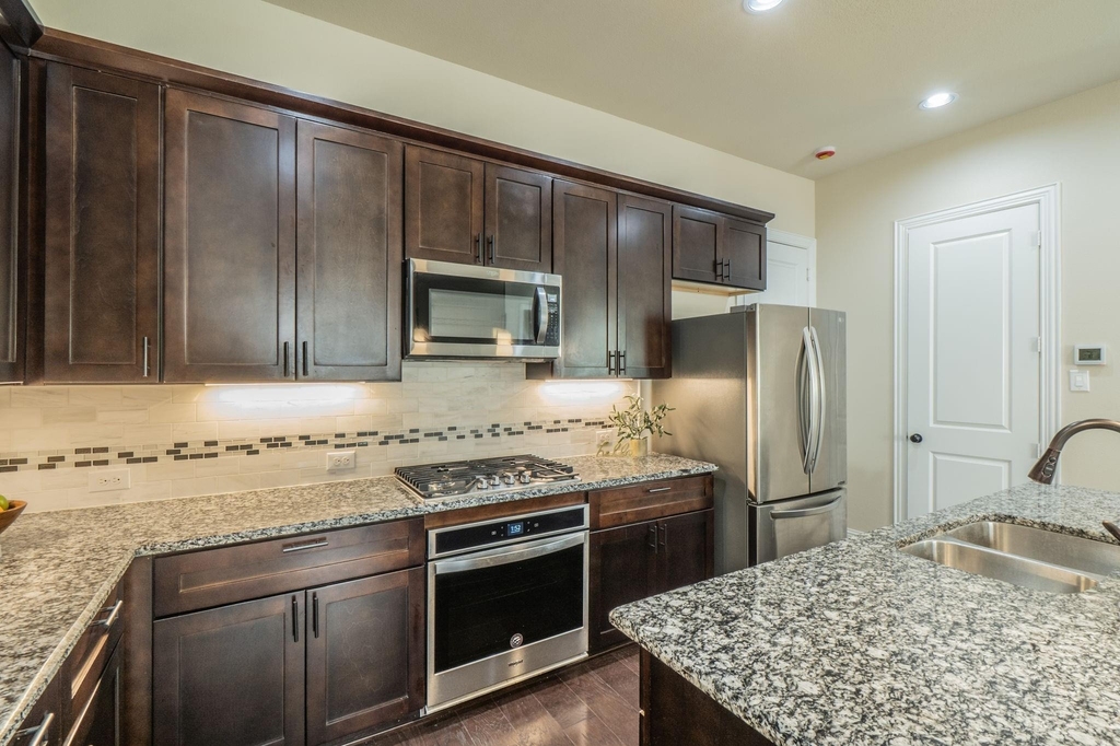 4110 Shavano Drive - Photo 5