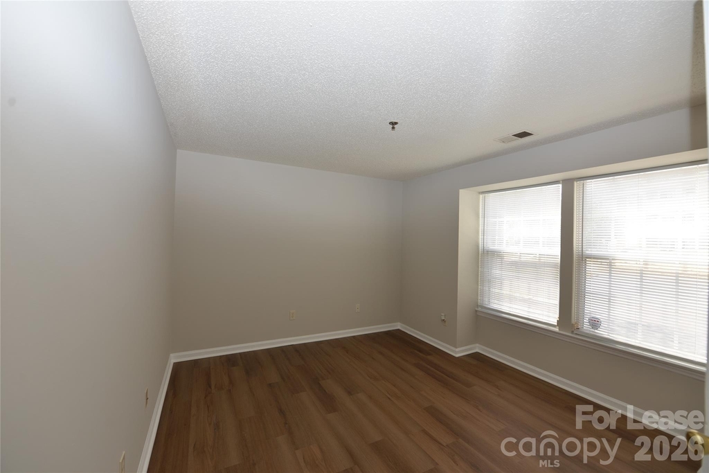 1649 Arlyn Circle - Photo 11