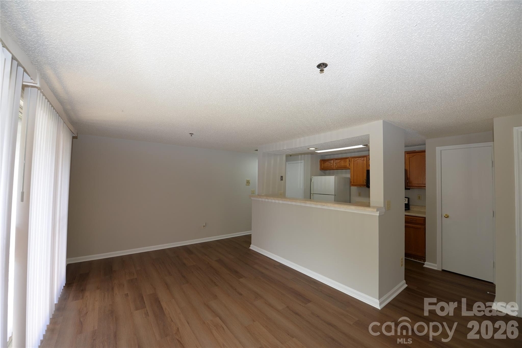 1649 Arlyn Circle - Photo 5