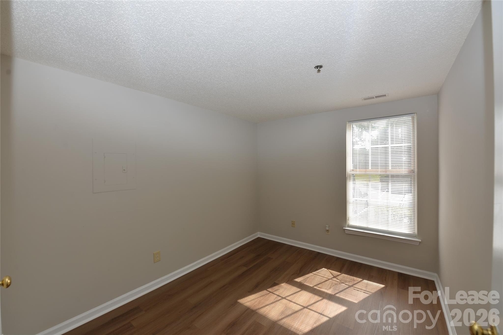 1649 Arlyn Circle - Photo 13