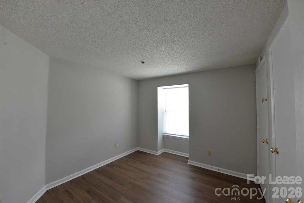 1649 Arlyn Circle - Photo 9