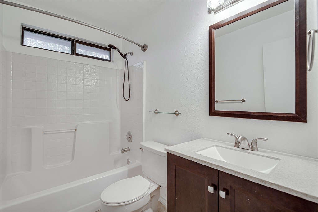 636 Ozark Avenue - Photo 22