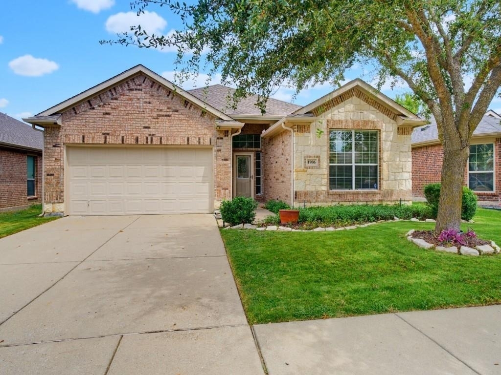 1906 Pecan Grove Drive - Photo 0