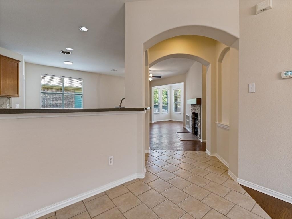 1906 Pecan Grove Drive - Photo 3