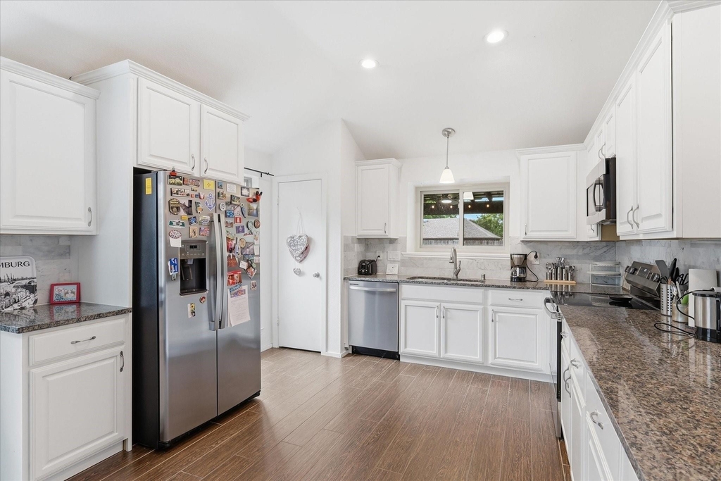 1614 Sunswept Terrace - Photo 3