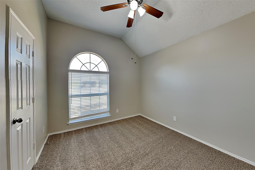 8908 Saranac Trail - Photo 10