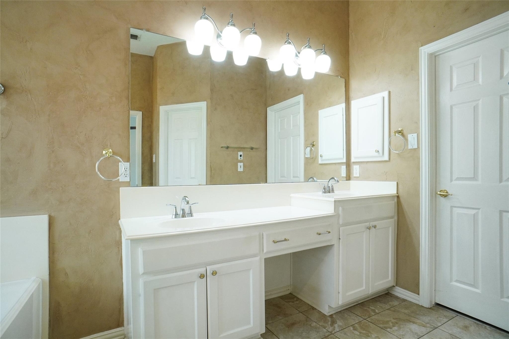 1828 Lacey Oak Lane - Photo 9