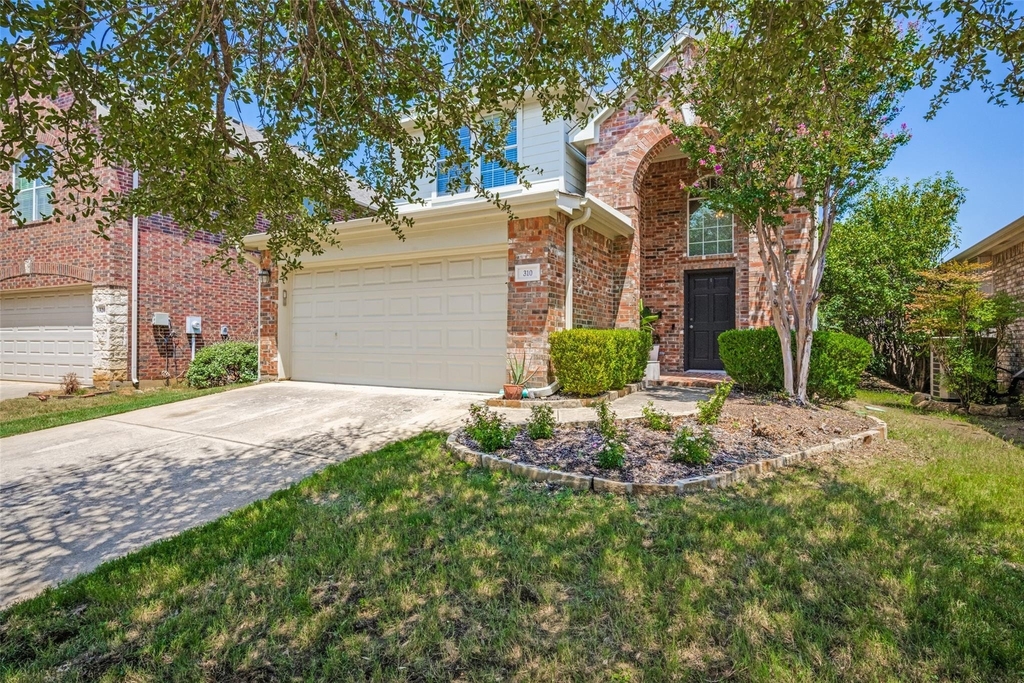 310 Conroe Circle - Photo 1