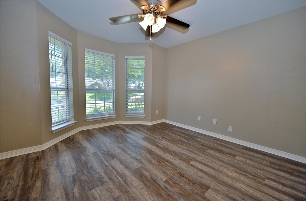 211 Barbara Way - Photo 24