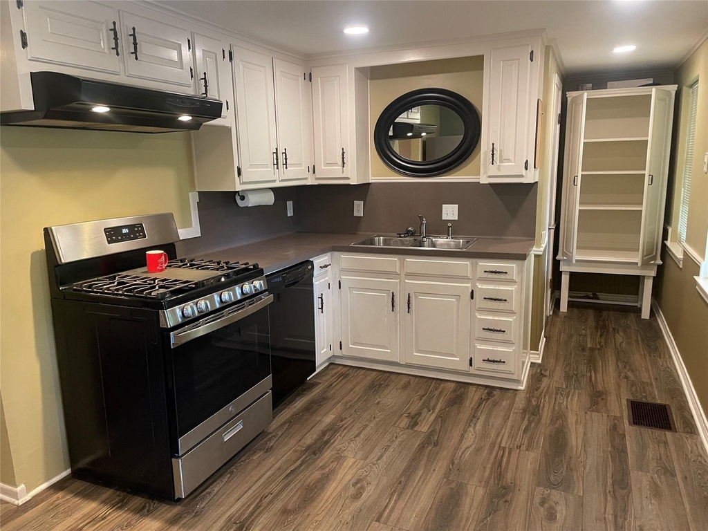 1403 S Donnybrook Avenue - Photo 1