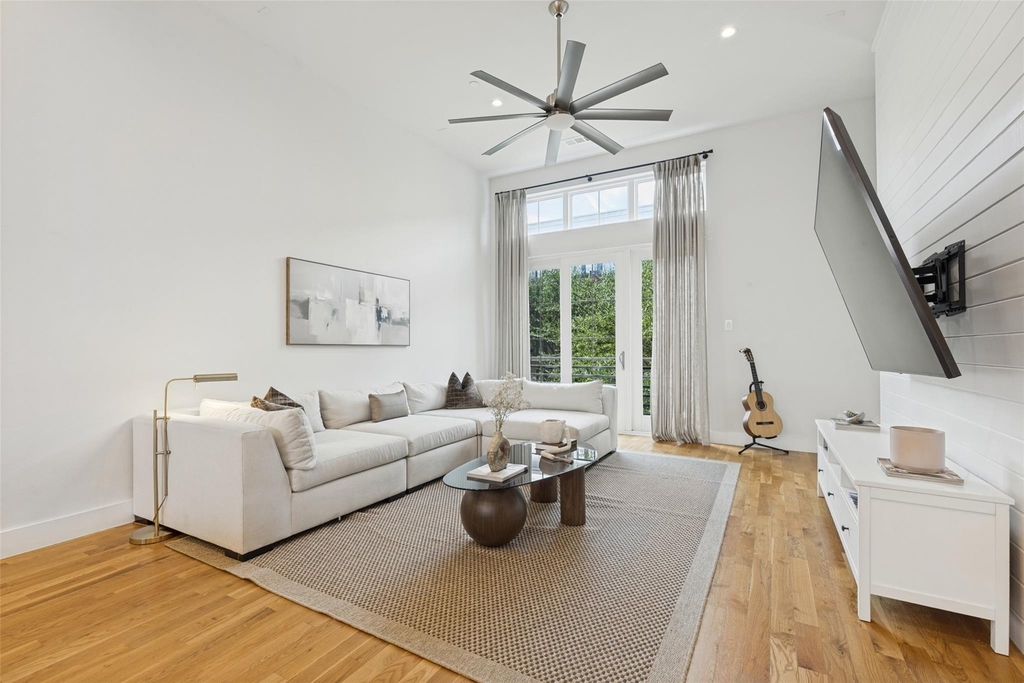 3200 Ross Avenue - Photo 5
