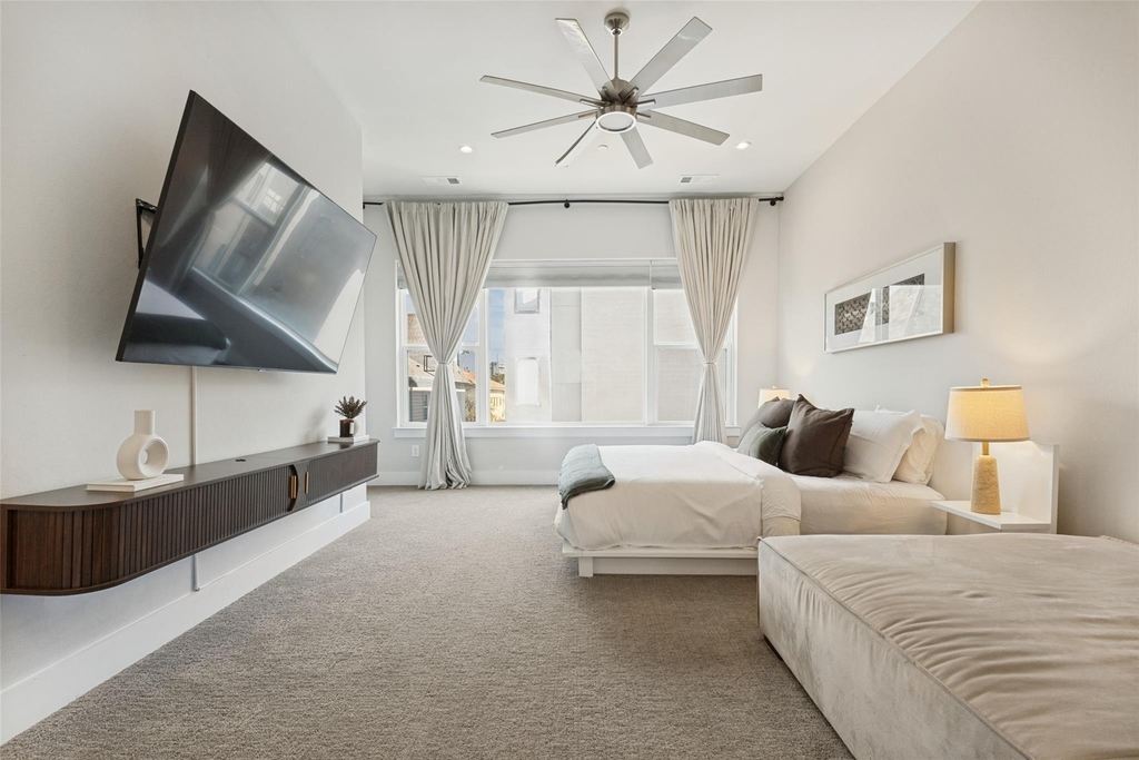3200 Ross Avenue - Photo 15
