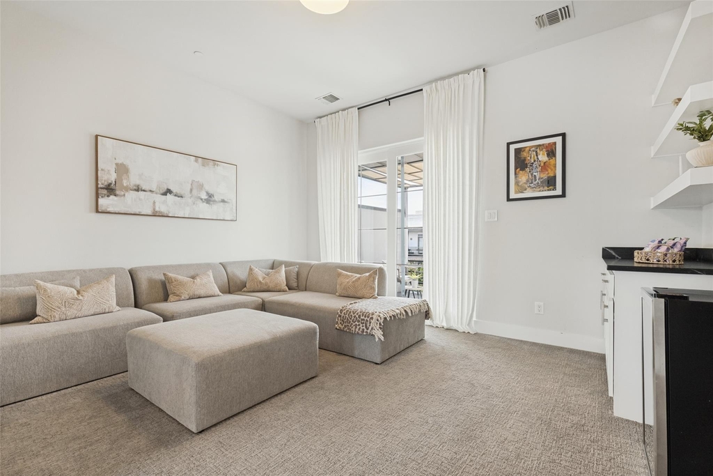 3200 Ross Avenue - Photo 14