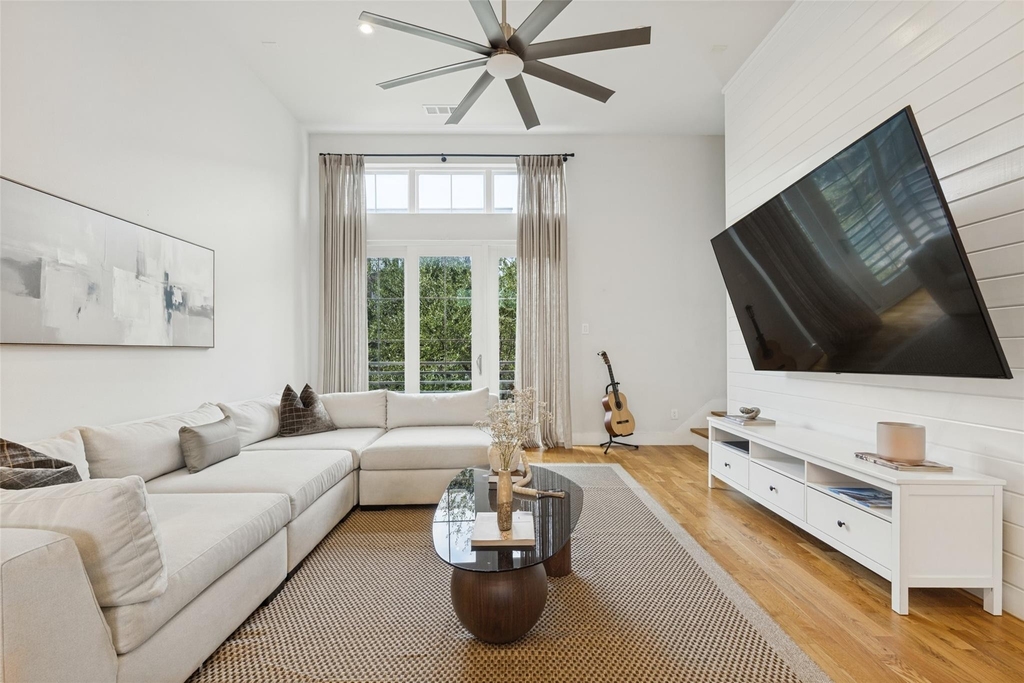 3200 Ross Avenue - Photo 6