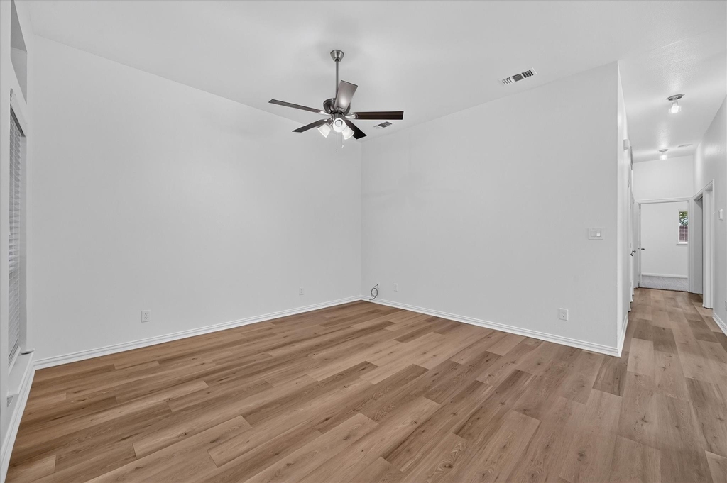 4125-4127 Spring Meadow Lane - Photo 3
