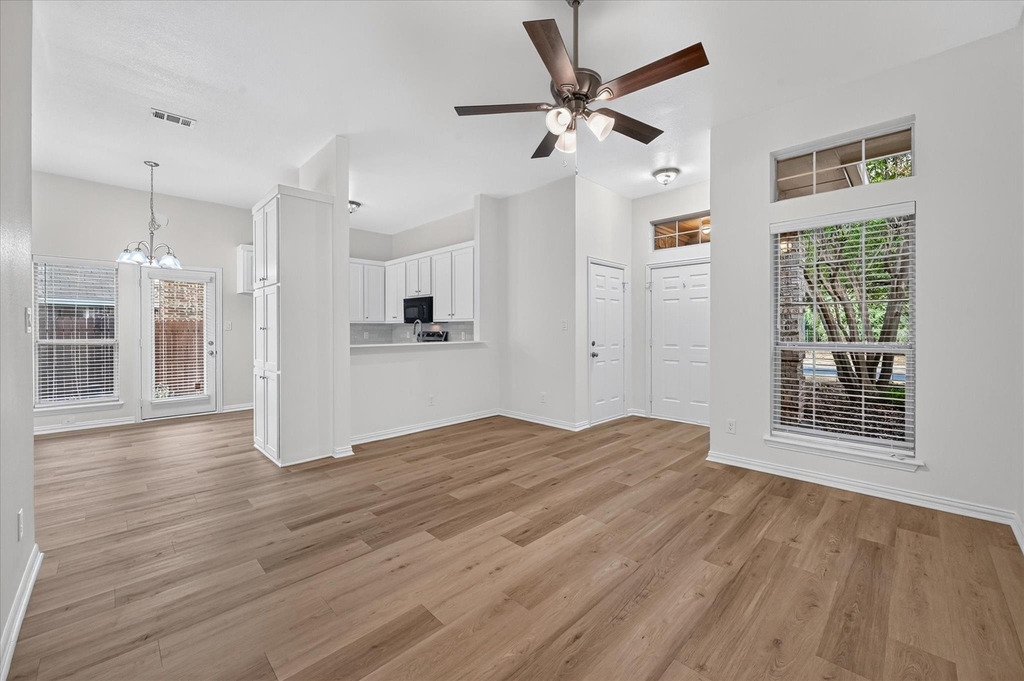 4125-4127 Spring Meadow Lane - Photo 4