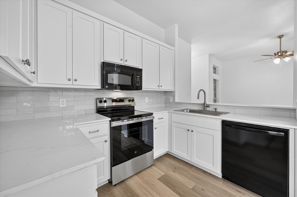 4125-4127 Spring Meadow Lane - Photo 9