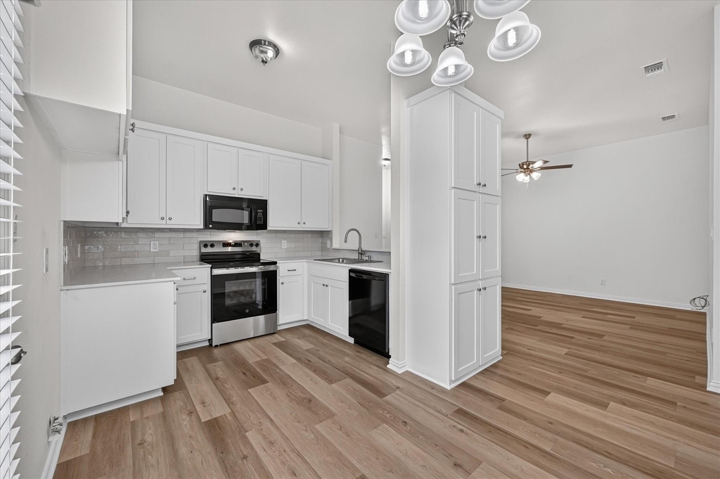 4125-4127 Spring Meadow Lane - Photo 7