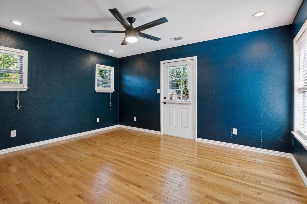 2219 Carnes Street - Photo 8