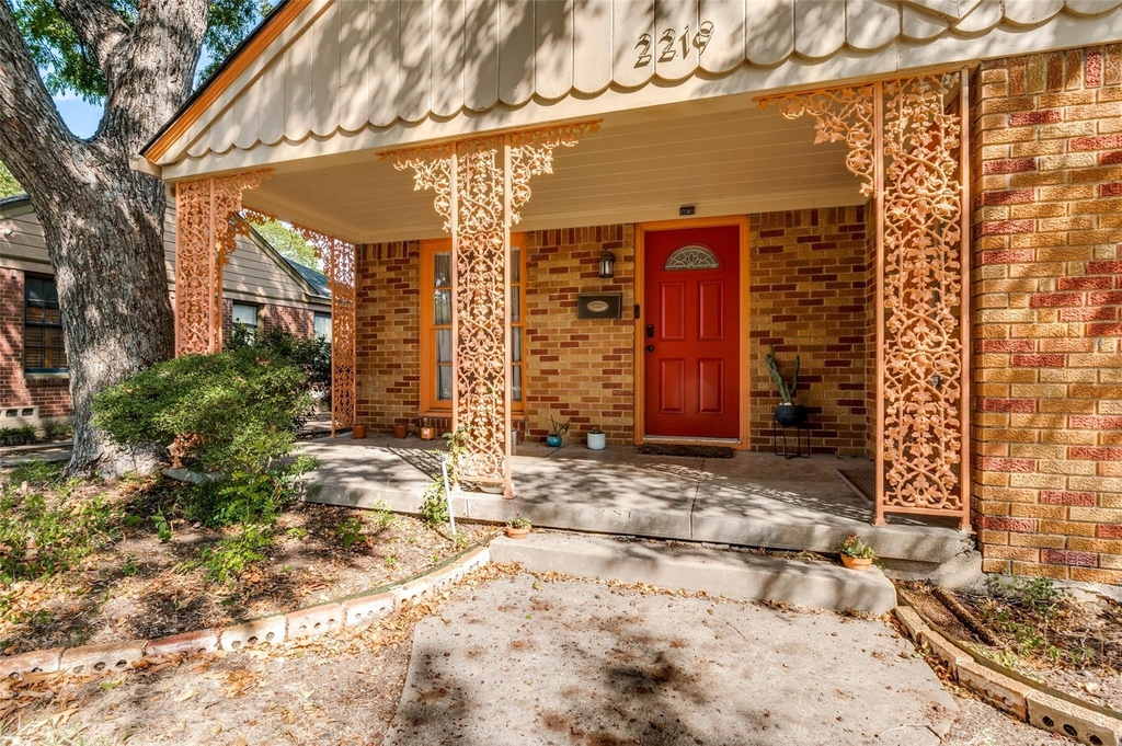 2219 Carnes Street - Photo 1