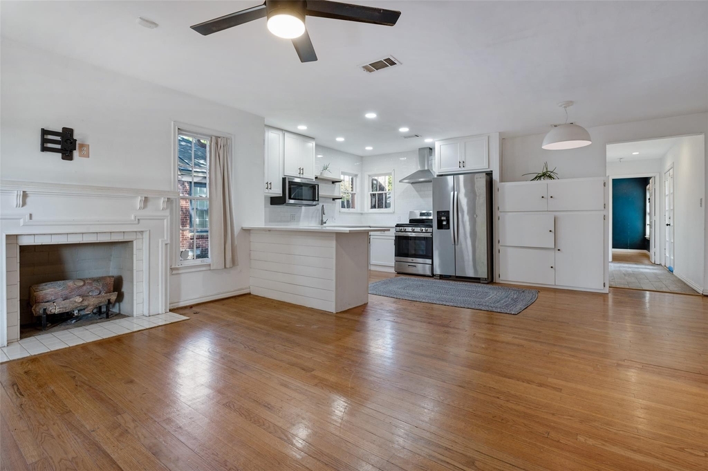 2219 Carnes Street - Photo 5