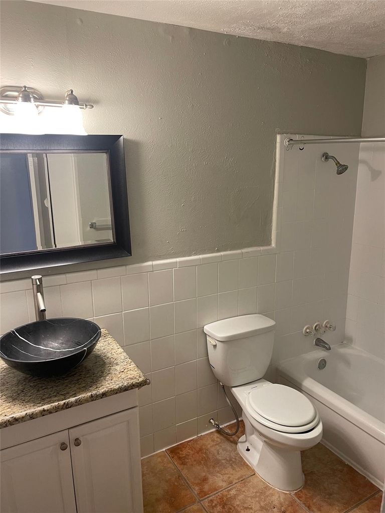 5317 Junius Street - Photo 10