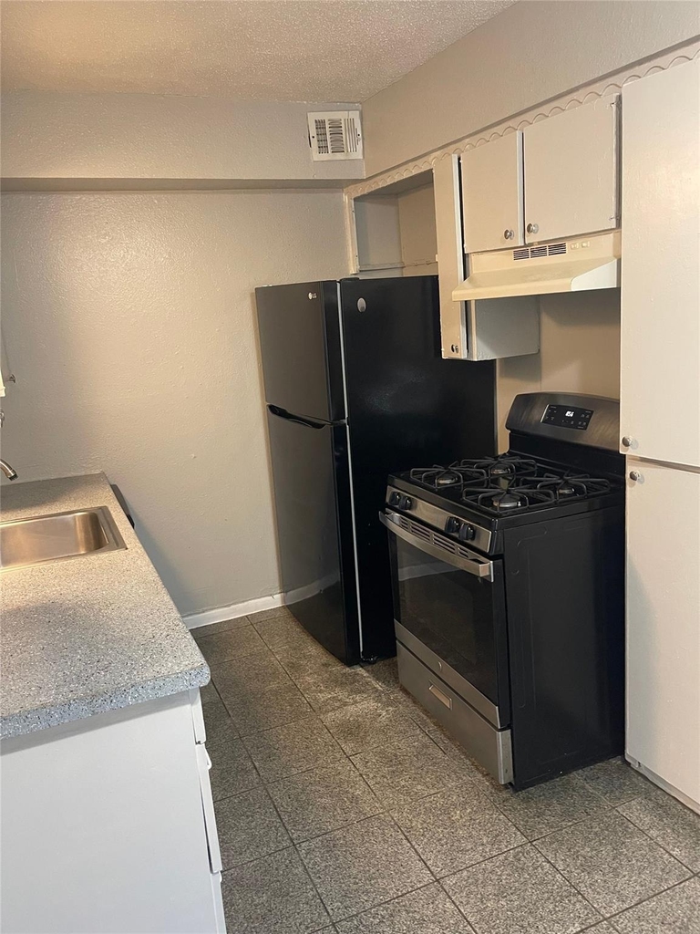 5317 Junius Street - Photo 9